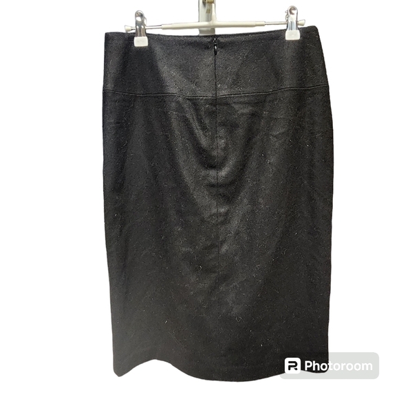 Banana Republic Black Wool Blend Pencil Skirt With Slit Sz. 4 Professional  NWT - Picture 2 of 9